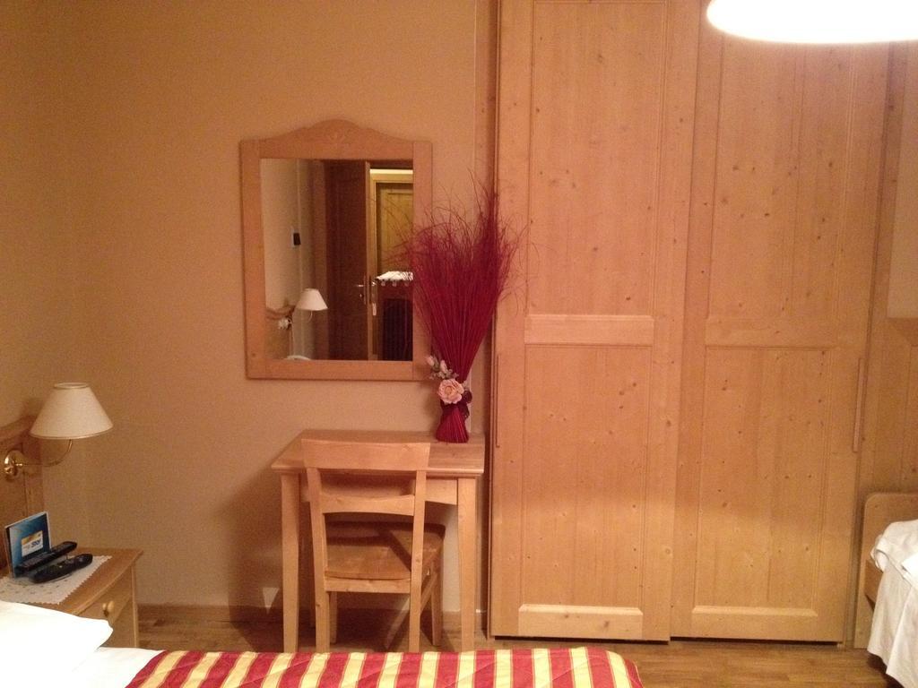 Albergo Garni Ajarnola Auronzo di Cadore Pokoj fotografie